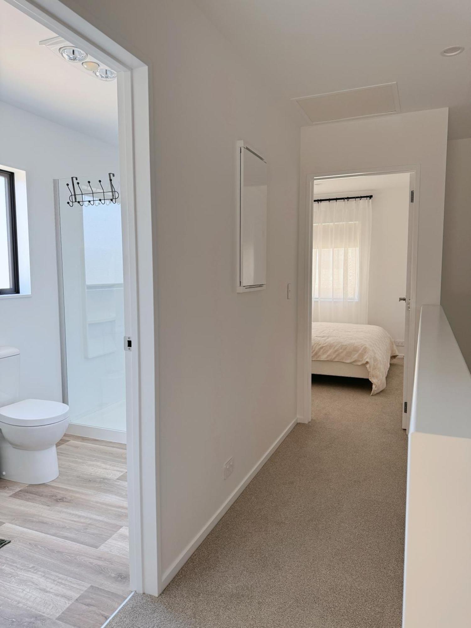 Apartment 2 Bedroom House In Flatbush, Free Wifi , Free Parking Auckland